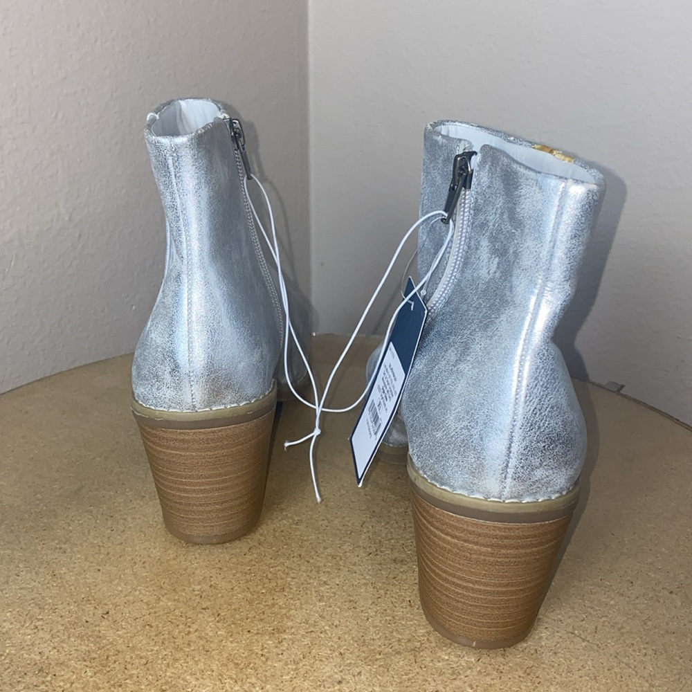 Universal Thread Silver Booties - image 3